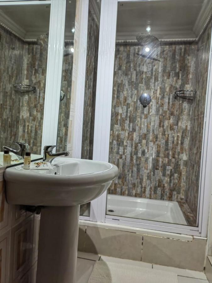 Obaa Sima Guest House Mtatha Exteriör bild