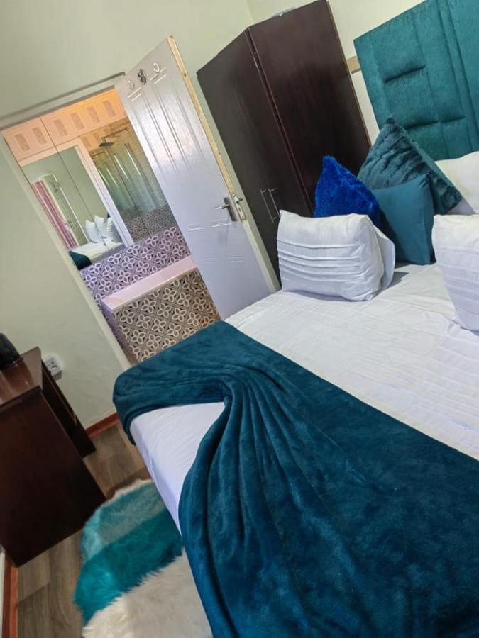 Obaa Sima Guest House Mtatha Exteriör bild
