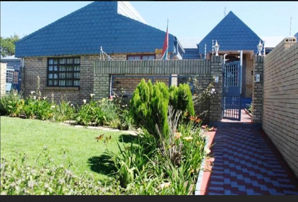 Obaa Sima Guest House Mtatha Exteriör bild